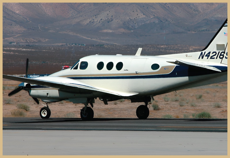 BEECH-BE90-KING-AIR-PRIVATE-JET